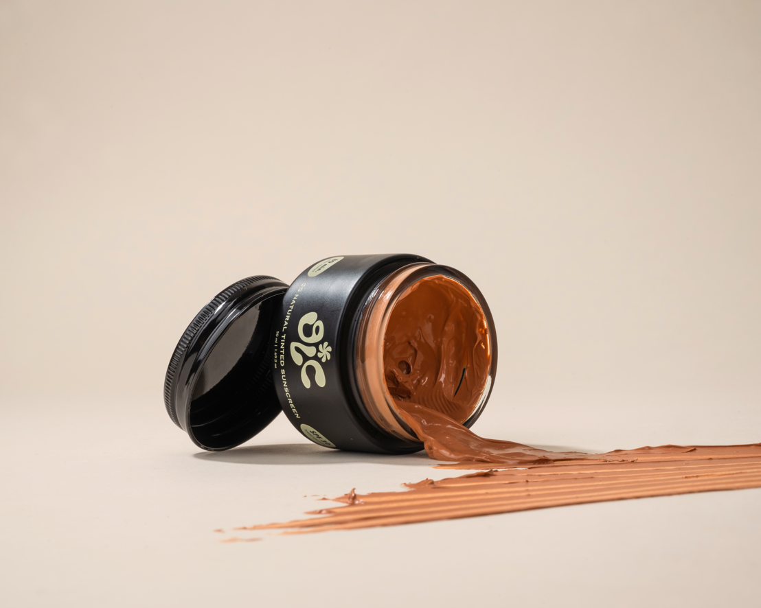 Sustainable jar of tinted sunscreen